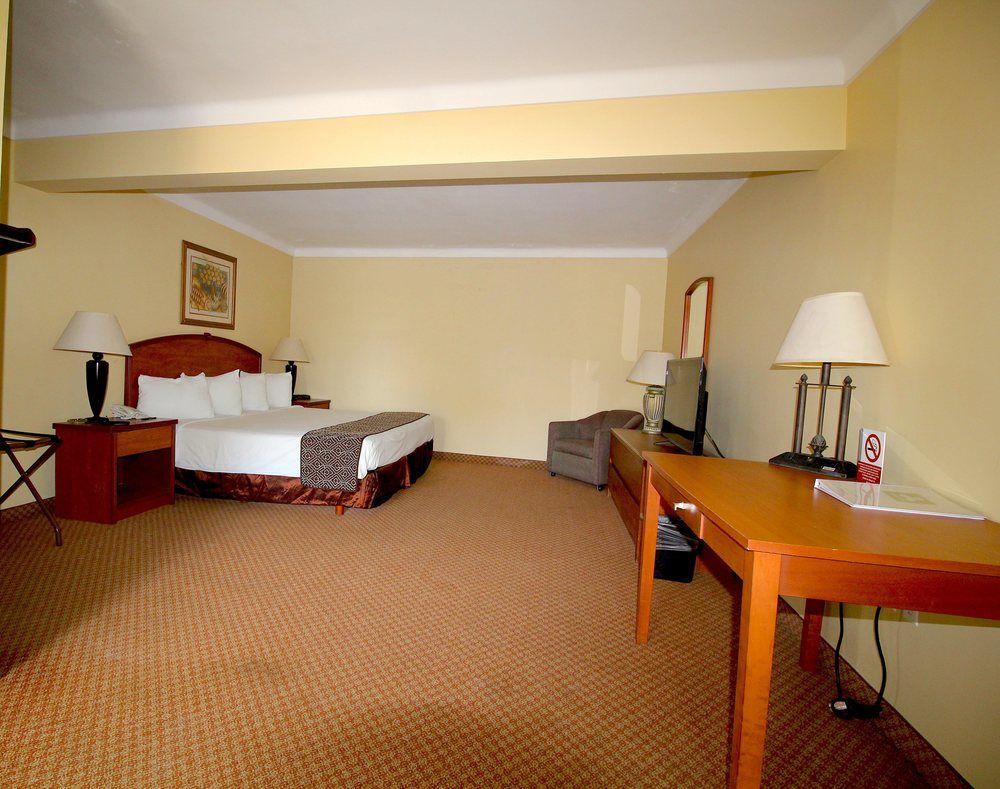 Hafersons Inn Hotel & Suites سيوداد ماديرو المظهر الخارجي الصورة