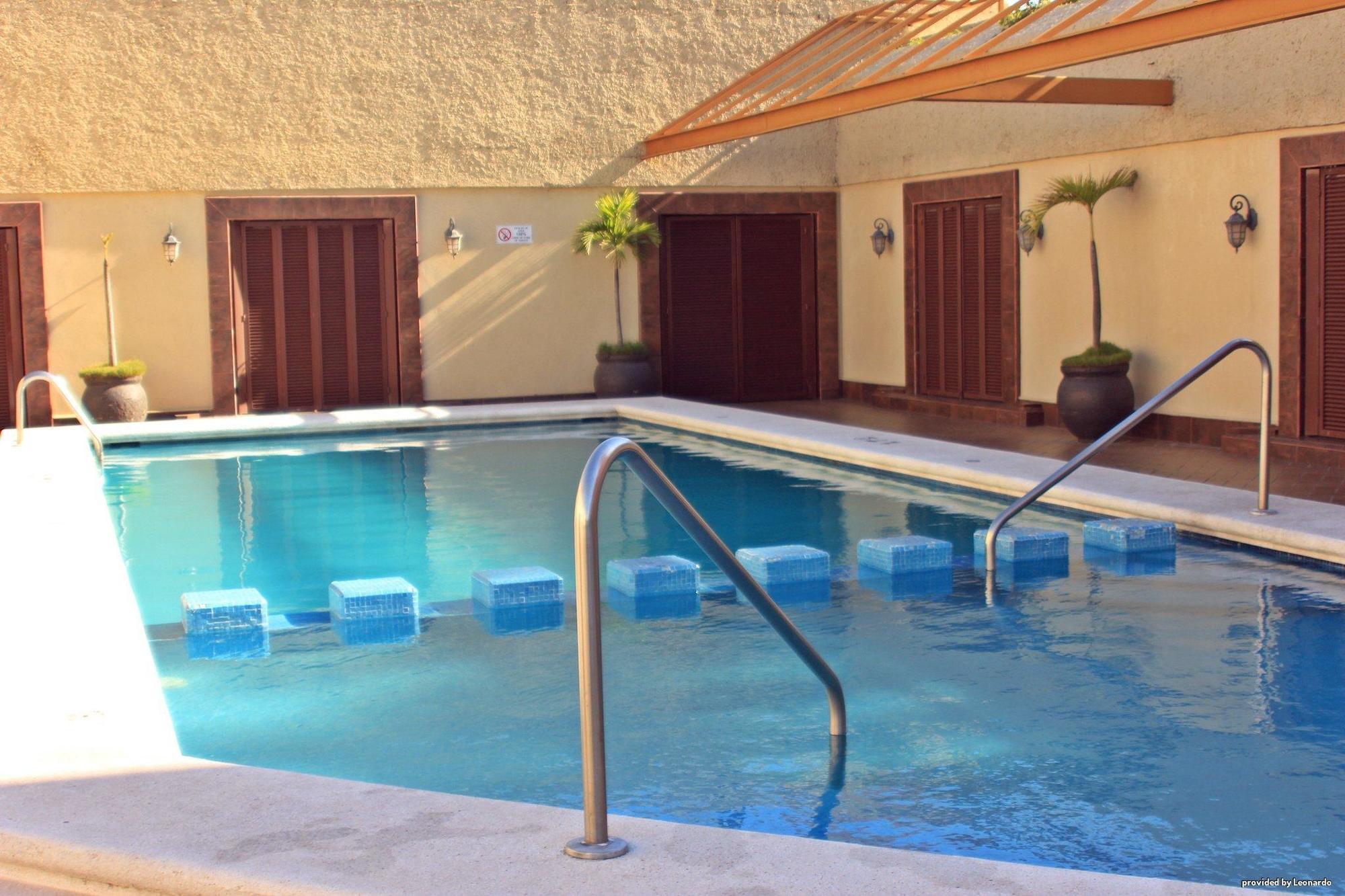 Hafersons Inn Hotel & Suites سيوداد ماديرو المظهر الخارجي الصورة